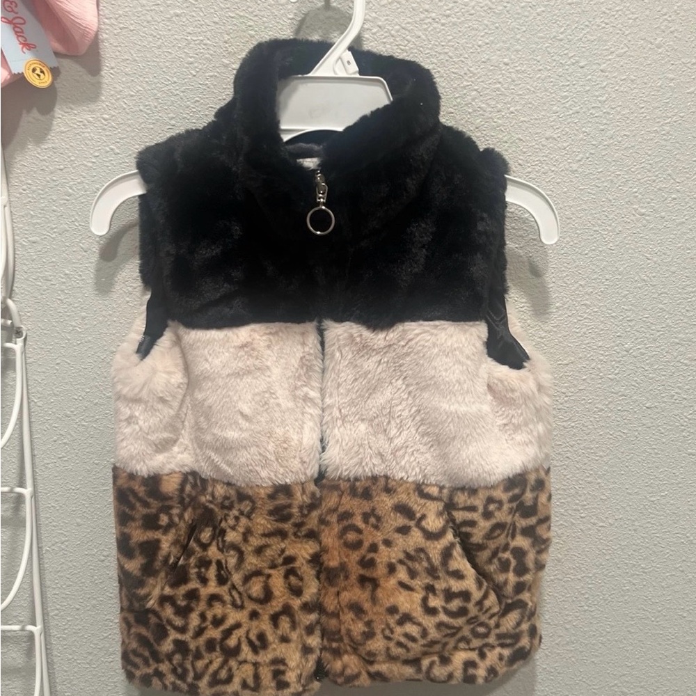 Urban Republic Girls' Black and Cream Vest